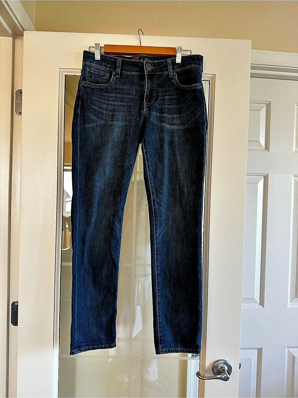 Kut from the Kloth Mid-Rise Slim Straight Leg Jeans Straight Leg Jeans - Picture 2 of 8